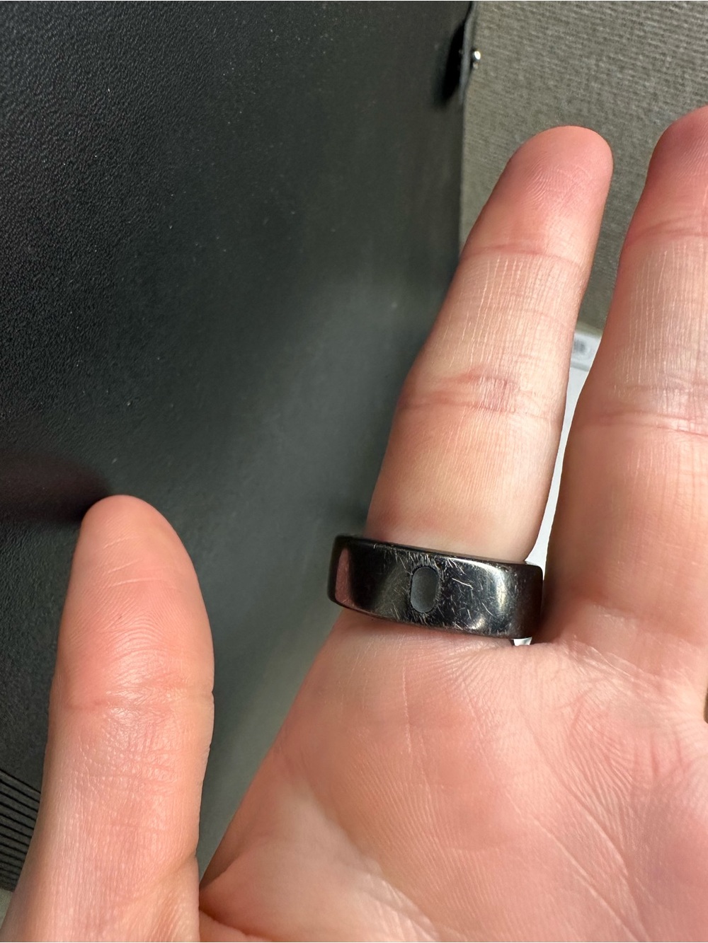 Oura Smart Ring Gen 3 Size 7 Heritage Black with charger - Picture 4 of 8